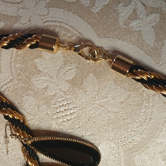 Jewelry Lot Wearable Pieces - Picture 9 of 16